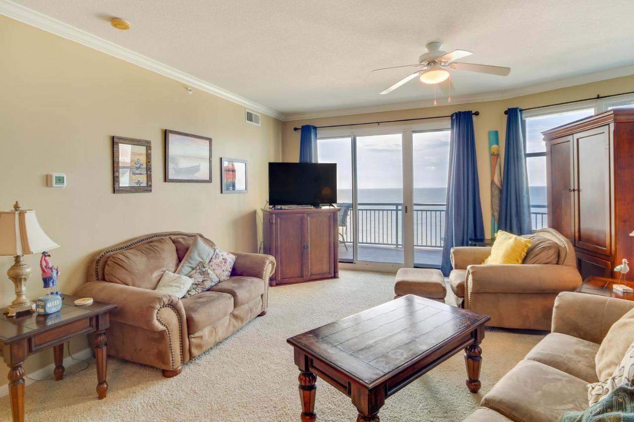Beachfront Vacation With Balcony!