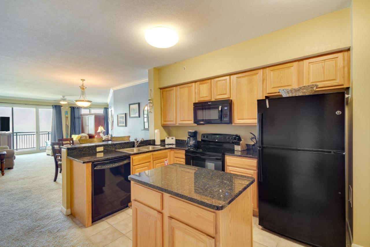 Beachfront Vacation With Balcony! * Gulfport