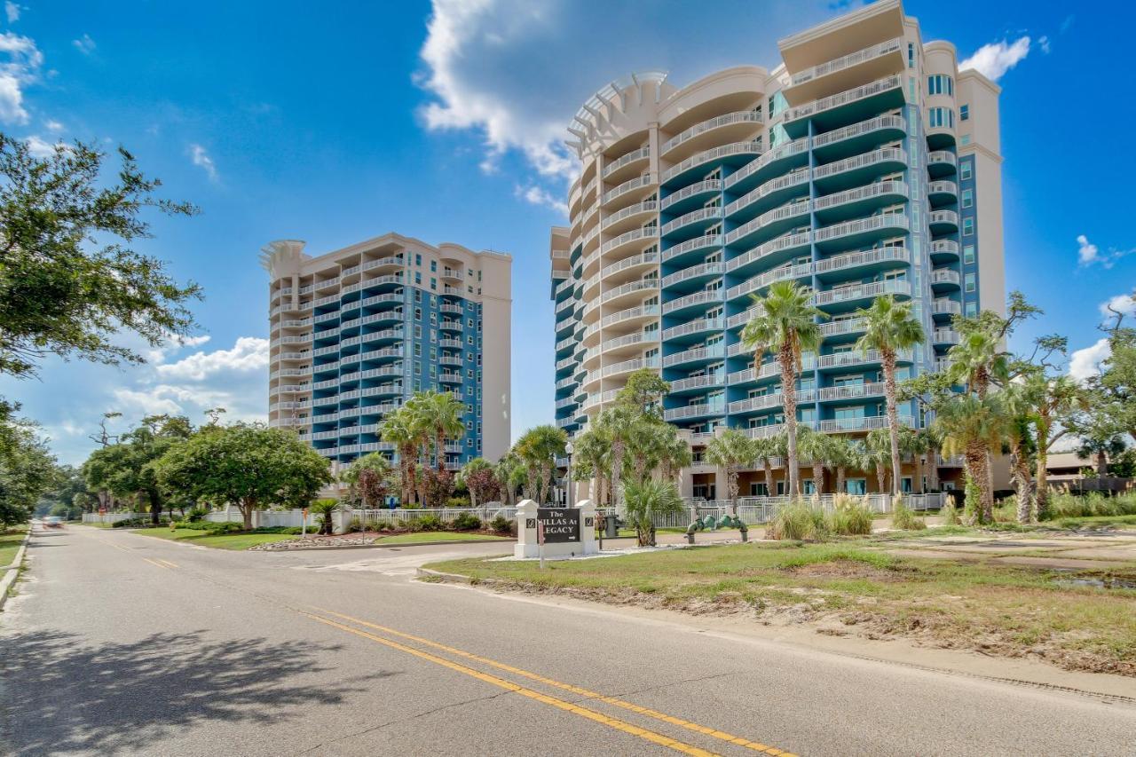 Beachfront Vacation With Balcony!